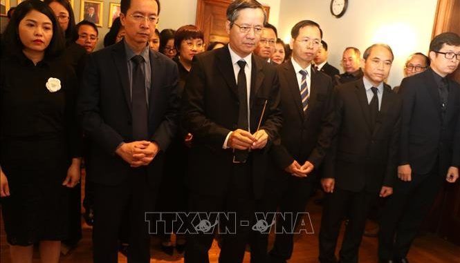 vna_potal_le_vieng_va_mo_so_tang_tong_bi_thu_nguyen_phu_trong_tai_canada_stand 1